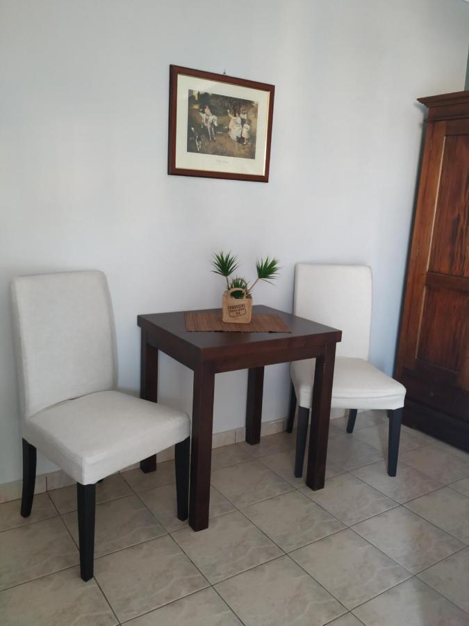 N&Μ Apartment Methana Bagian luar foto
