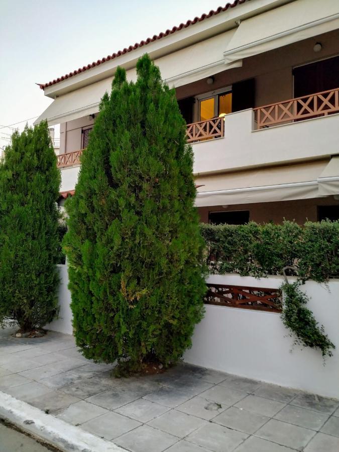 N&Μ Apartment Methana Bagian luar foto